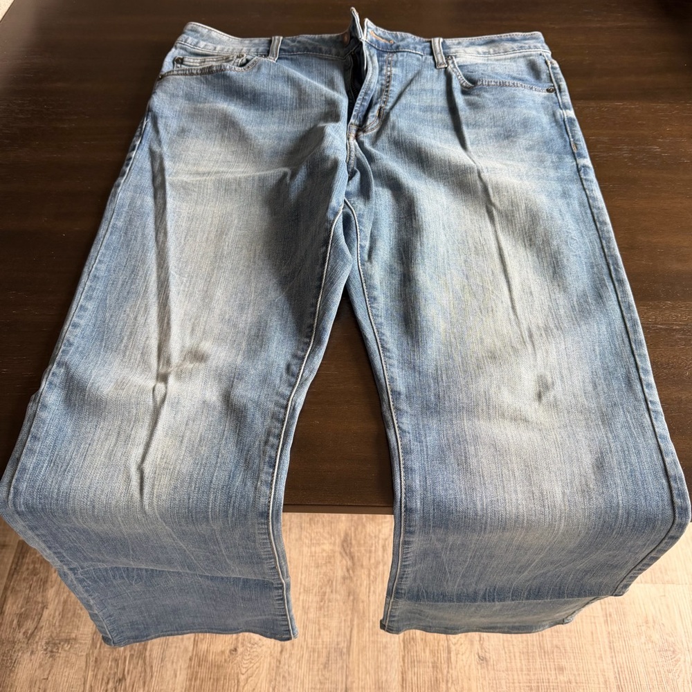 American Eagle Outfitters Men's Faded Blue Jeans